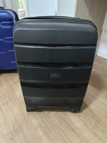 Mala samsonite preta tamanho P