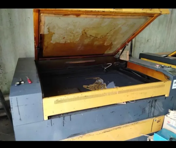 MÁQUINA CORTE A LASER CNC