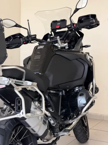 Vendo GS 1250 adv triple black.