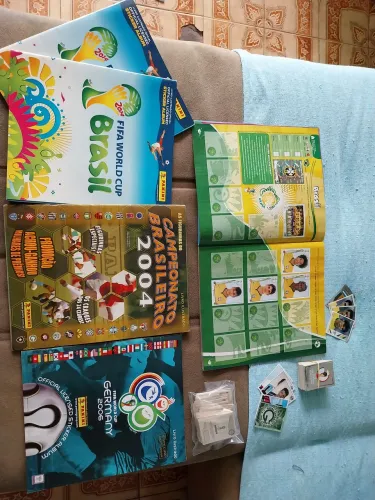 Álbum Copa 2006, 2014, Brasileirão 2004.