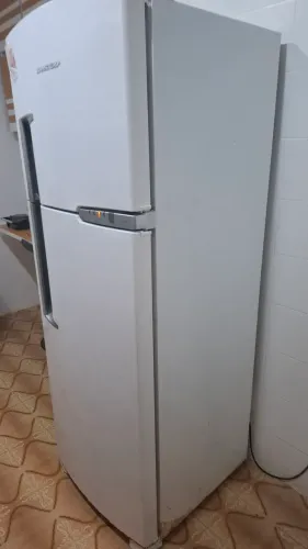 Vendo geladeira Brastemp com defeito 