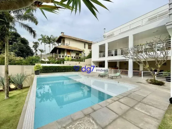 Condomínio Palos Verdes - 4 suítes. Casa moderna impecável, lareira, piscina, gourmet!