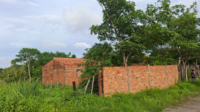 ? Vende-se Terreno 15x60 com casa em fase de reforma - Região do Maracanã (Rio Grande)<br>
