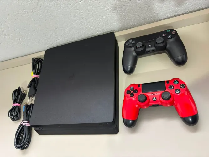 Playstation 4 slim