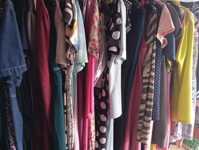 Lote vestidos diversos 12 peças