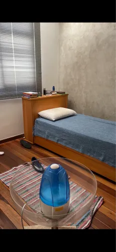 Cama com bau de madeira maciça + colchao