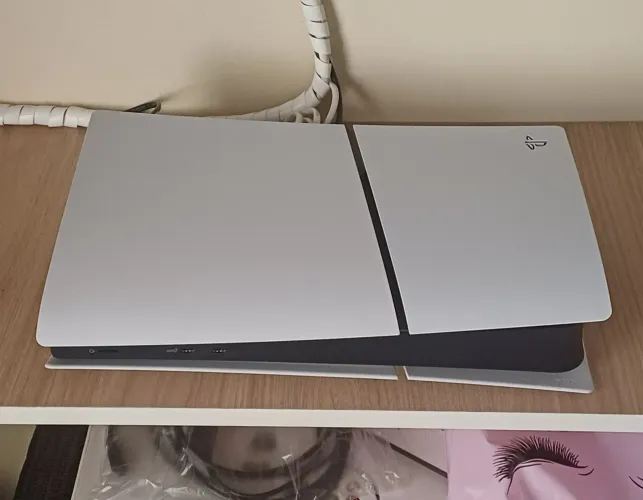 PS5 Slim Digital - Impecável 