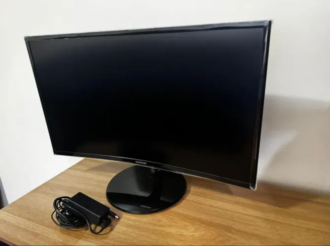 Lindo Monitor 27" Widescreen Samsung Black Piano