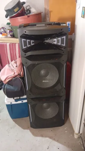 Vendo esse caixa de som Philips semi novo muito pouco usado