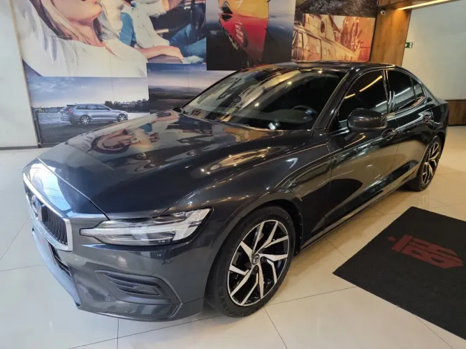Volvo S60 T-4 Momentum 2.0 190cv 4P 2020