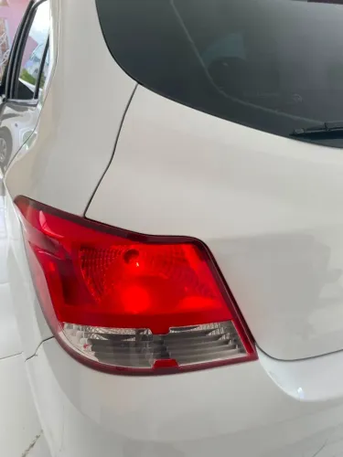 Chevrolet Onix Hatch LT 1.0 8V Flex Power Mec. 4P 2015