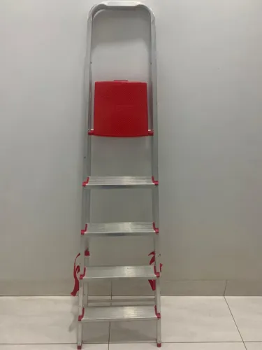 Escada doméstica BTF