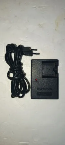 CARREGADOR DE BATERIA PARA CÂMERA OLYMPUS MODELO Li40C