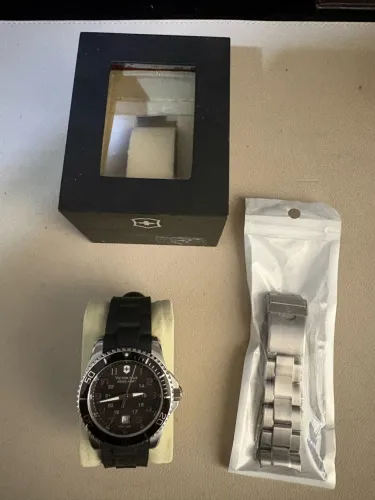 Relógio Victorinox Maverick 43mm (Swiss Made) + Pulseira de Borracha Original Nova