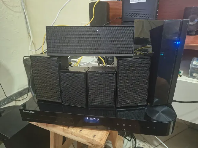 Home teather Samsung, blu-ray,1000w, caixas sem fio