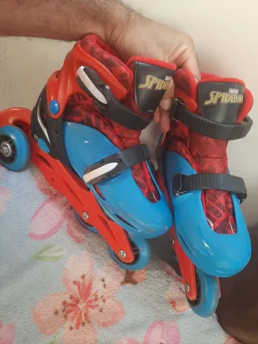 Patins original do homem aranha 32/35