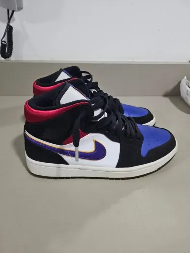 Tênis Air Jordan 1 Mid Lakers top 3