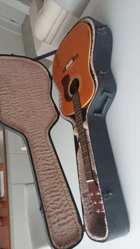 Violão Washburn 80/90 bem conservado + hardcase + suporte de chão.