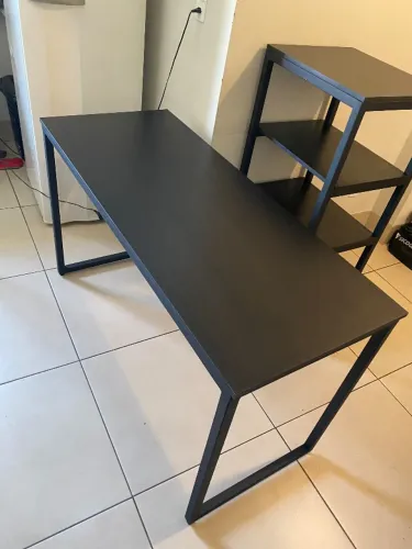Mesa estilo industrial preta 135x60cm (escrivaninha de estudos)