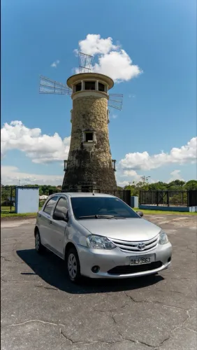 Toyota Etios X 1.3 Flex 16V 5P Mec. 2013