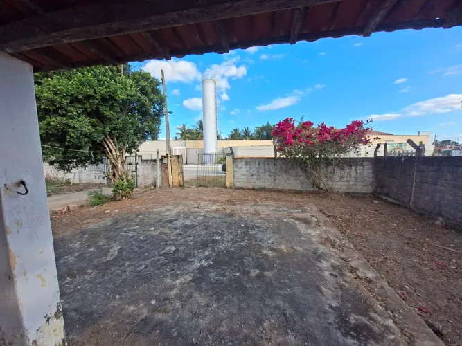 CASA PARA CHÁCARA OU TERRENO PARA CONSTRUTOR