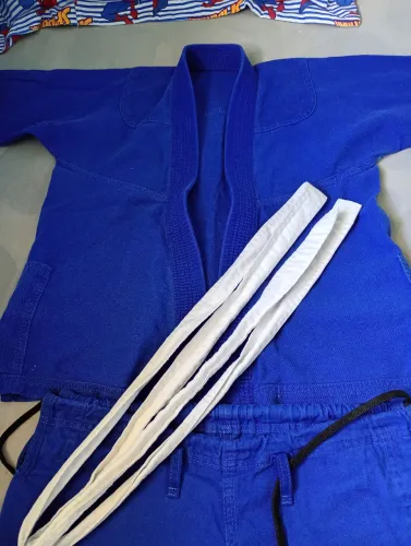 Kimono de jiu-jitsu ,veste de 10 a 12 anos