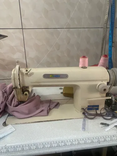 Máquina de Costura reta industrial