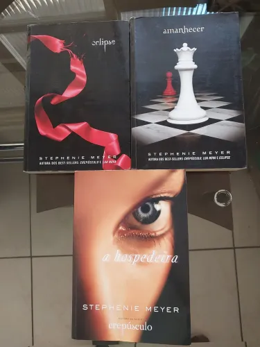 3 livros de "Stephenie Meyer" Eclipse, Amanhecer e A Hospedeira