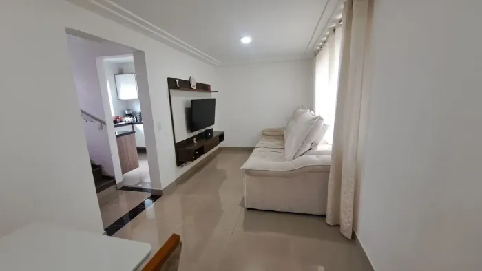 Triplex à venda no Cajuru.