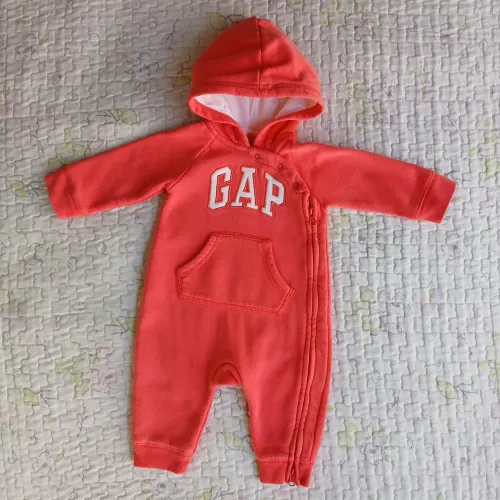 Macacão menina Gap 3m