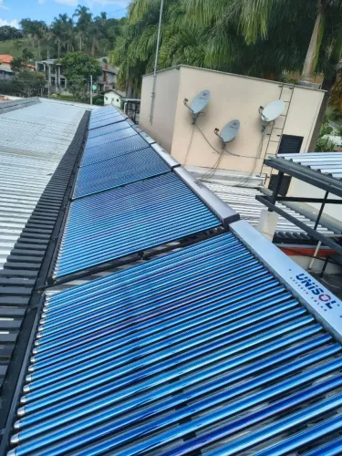 Sistema de Aquecimento Solar - Boiler 2.000L + 6 Coletores a Vácuo