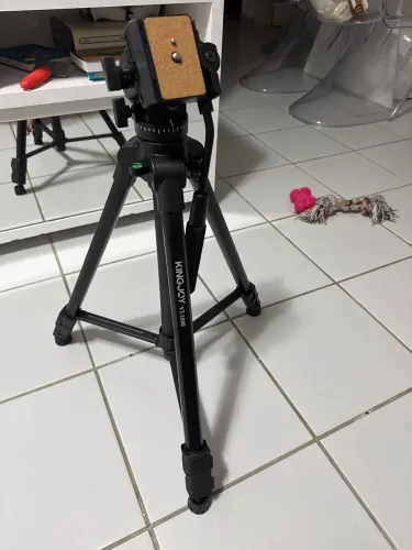 Tripé Profissional Kingjoy VT-1500 com Cabeça Semi Hidráulica para até 4kg