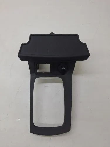 Moldura Tomada 12v Ford Ka Aut 2018 Nj7bba044h80a