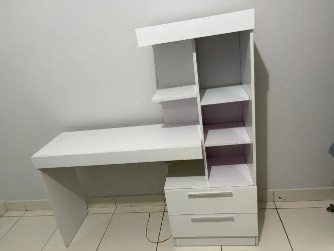 Vendo penteadeira camarim com espelho contato *