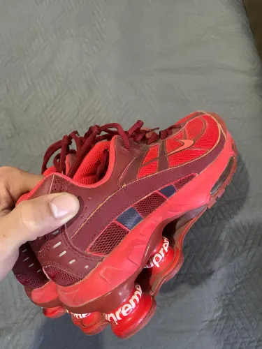 Nike shox supreme