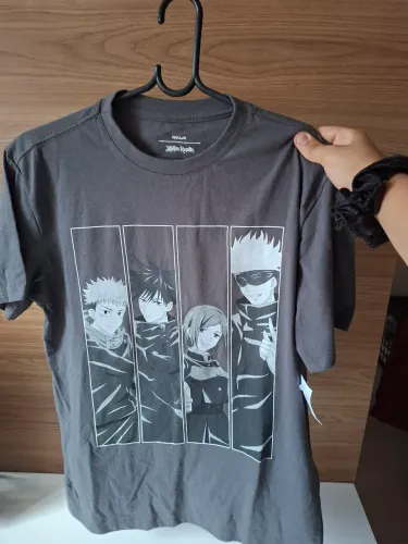 Camiseta jujutsu kaisen cinza escura 