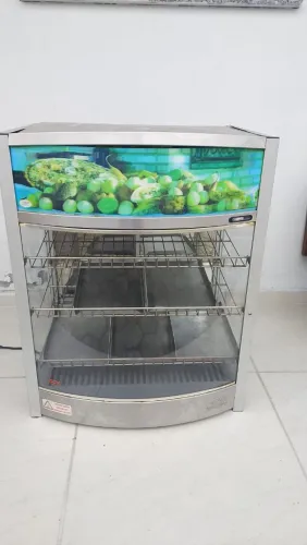 Vendo estufa aquecida com tres grades e 5 bandeijas