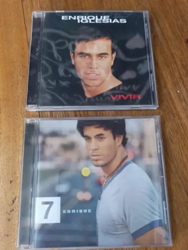 CDs Enrique Iglesias Vivir Ano 1997 e 7 Ano 2003. Importados USA. RARIDADES! Impecáveis.