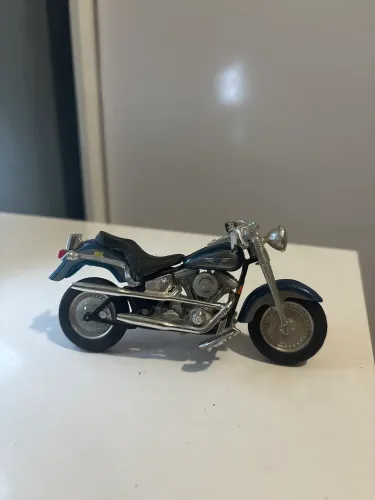 Miniatura Harley Davidson Flstf Fat Boy 1998 1/18 Maisto