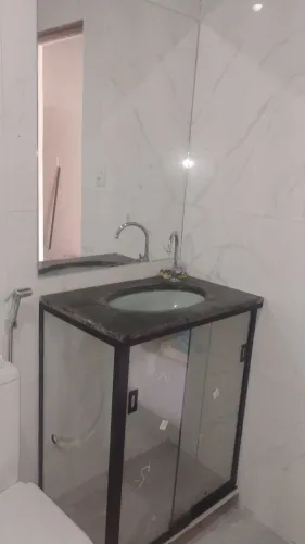 Tudo em vidros e alumínio