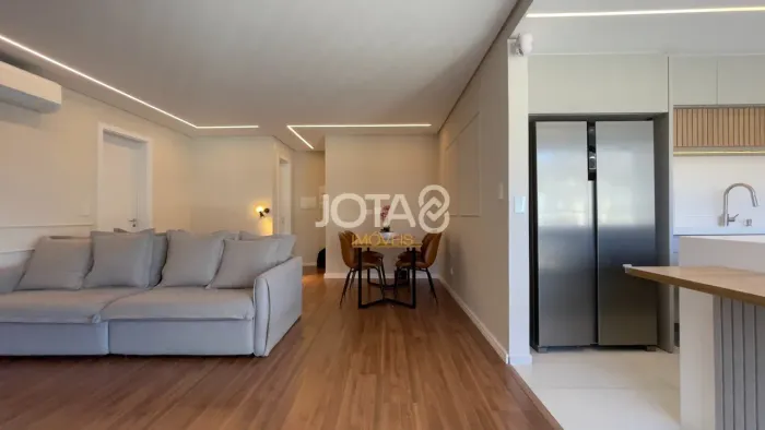 APARTAMENTO SEMI MOBILIADO COM 3 QUARTOS E CHURRASQUEIRA NO ÁGUA VERDE Apartamento 3 Quart