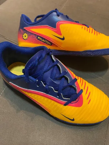 Chuteira Futsal Infantil Nike Phantom - Tam 33