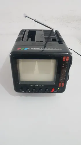 Mini TV 5 colorida Magnatech MT 3500 anriga