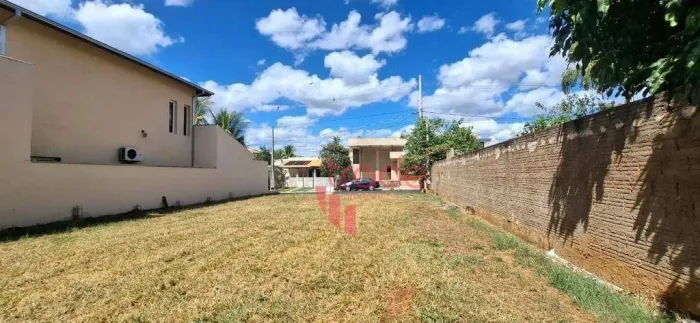 Terreno Murado em Condomínio Fechado de 400m² à Venda em Rifaina.
