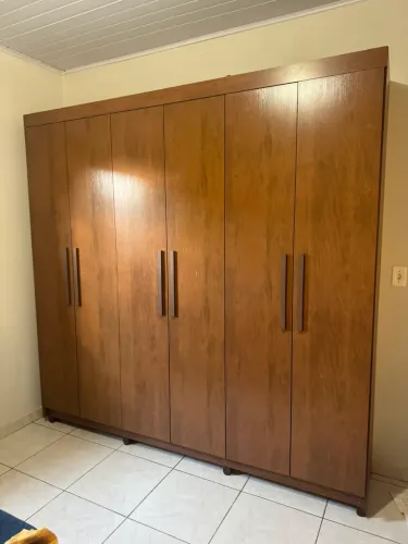 Guarda-roupa 6 portas em bom estado - R$ 850