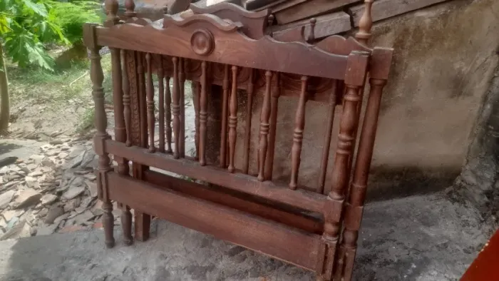 Vendo camas de solteiros completas 100%madeira obs: Cada cama e $250 reais