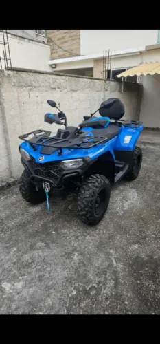Quadriciclo cfmoto 450L muito novo