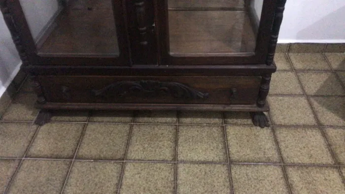 Cristaleira retrô pata de leão 