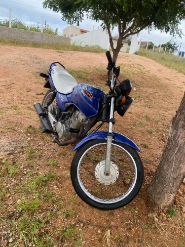 Titan 125 ES