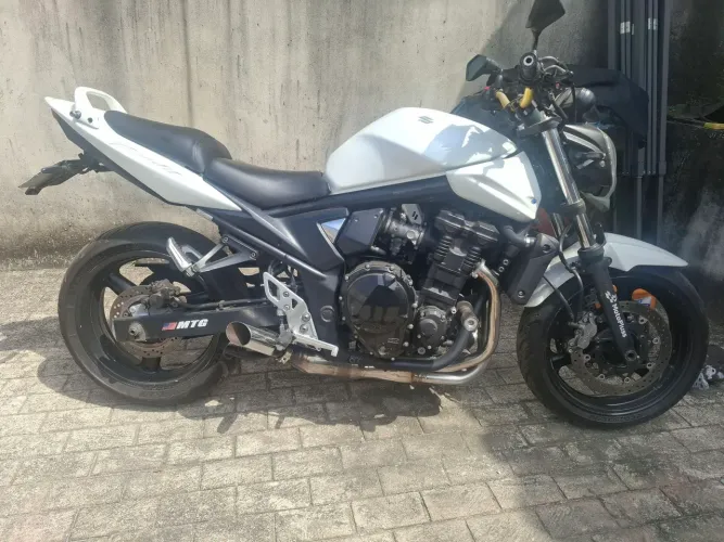 Bandit 650 Vendo ou troco por carro